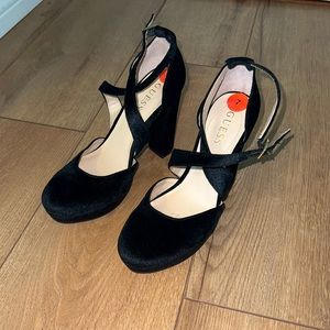 Guess Size 7 Heels
